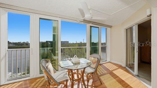 LEMON BAY BREEZES PH 01 - Residential