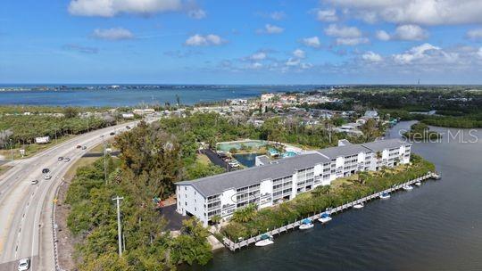 LEMON BAY BREEZES PH 01 - Residential