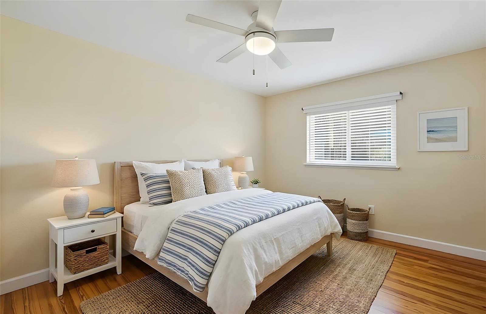 LEMON BAY BREEZES PH 01 - Residential