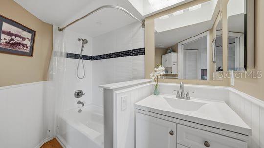 LEMON BAY BREEZES PH 01 - Residential