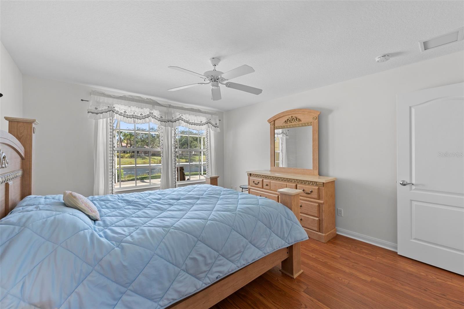 VILLAGEWALK - Residential