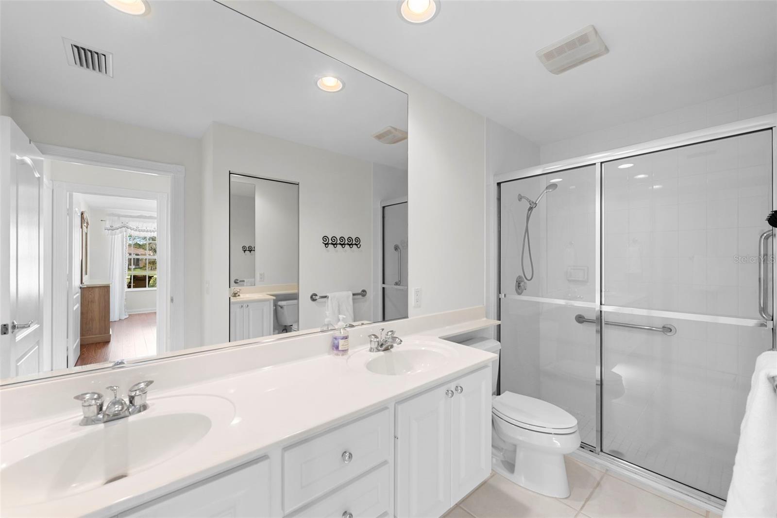 VILLAGEWALK - Residential