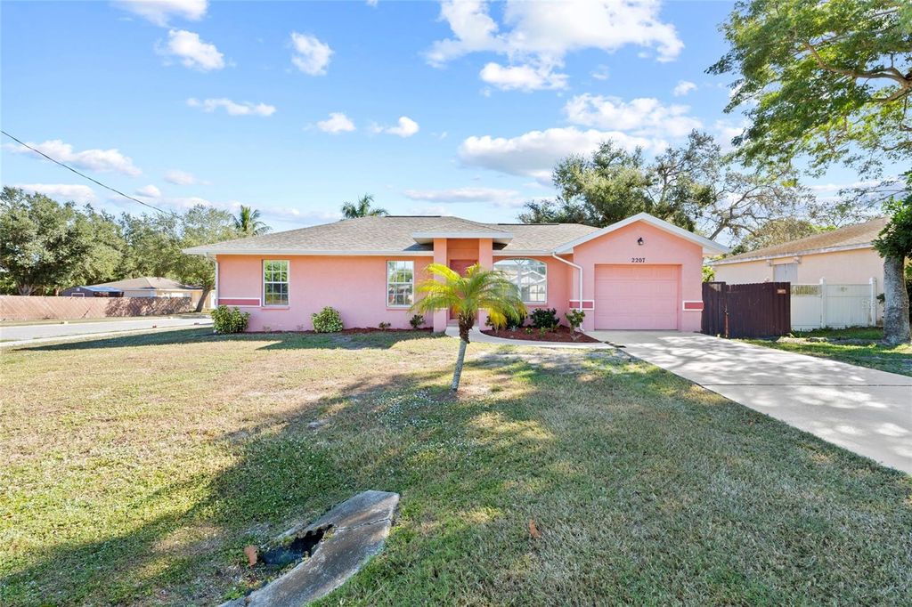 Photo of 2207 5th Street E, Bradenton, FL 34208 (MLS # A4667465)