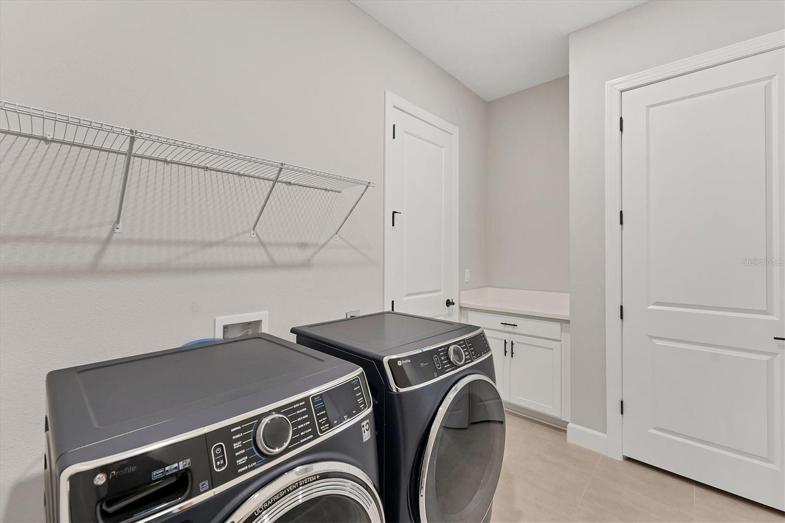 AZARIO ESPLANADE PH VI - Residential