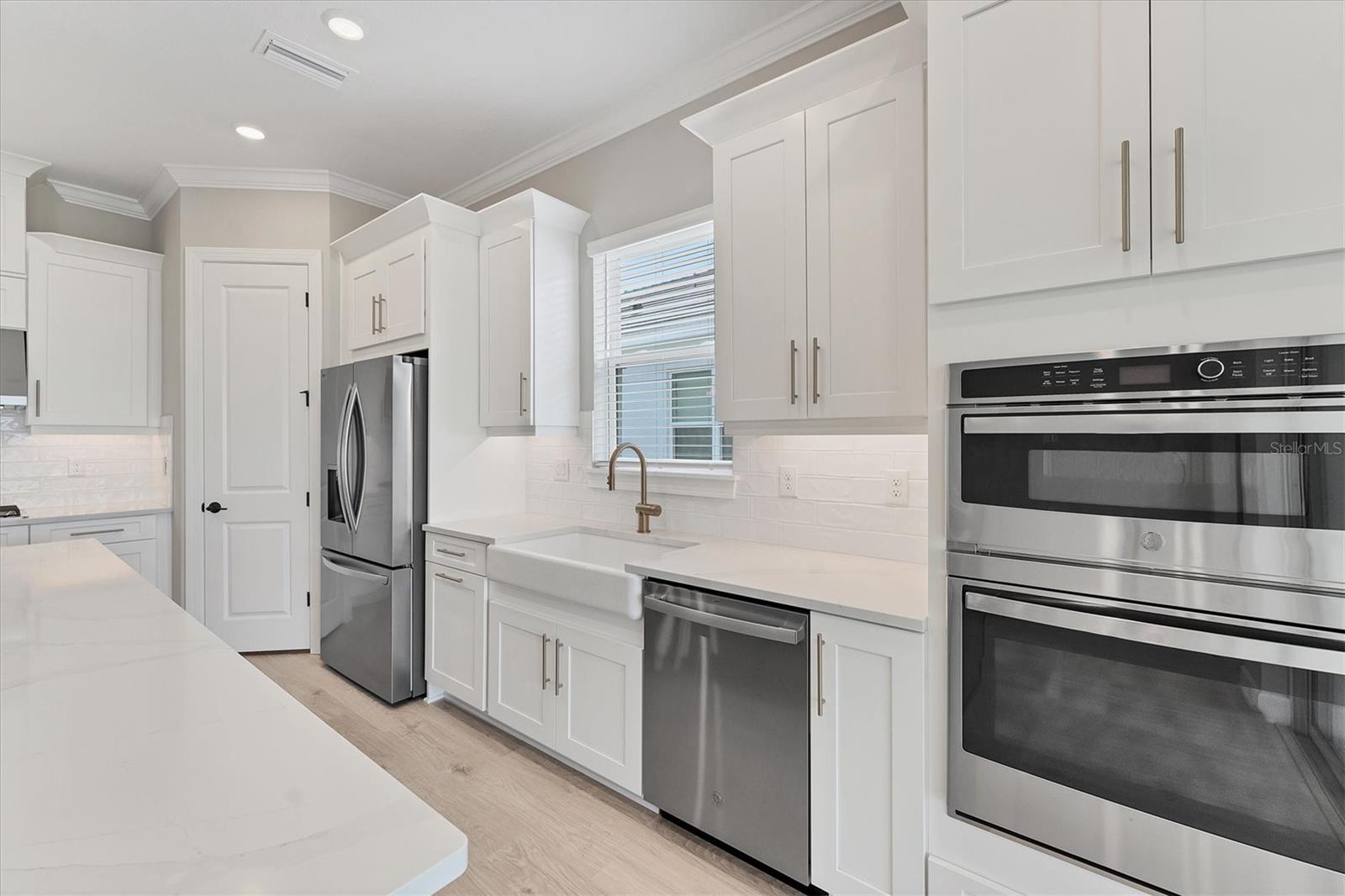 AZARIO ESPLANADE PH VI - Residential