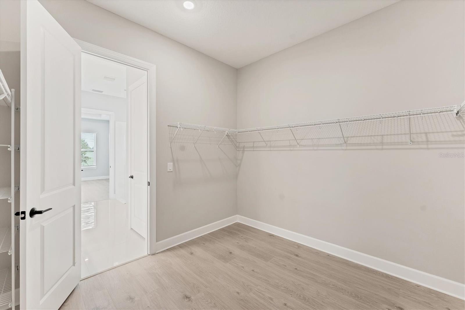 AZARIO ESPLANADE PH VI - Residential