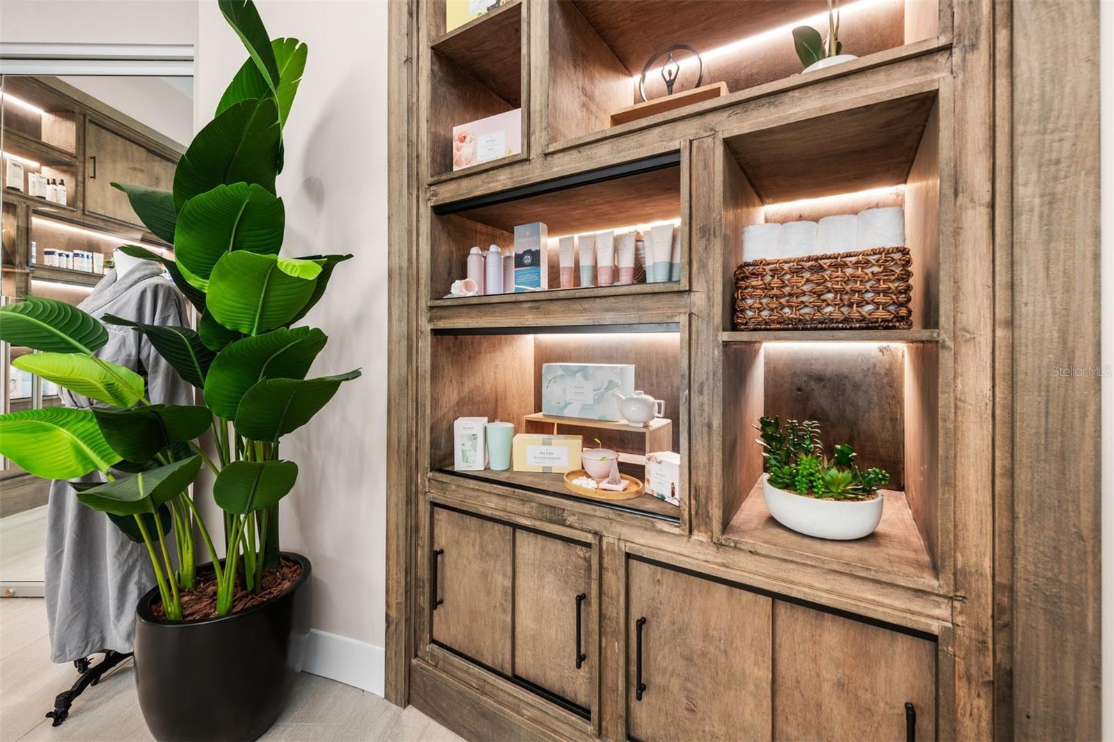 AZARIO ESPLANADE PH VI - Residential