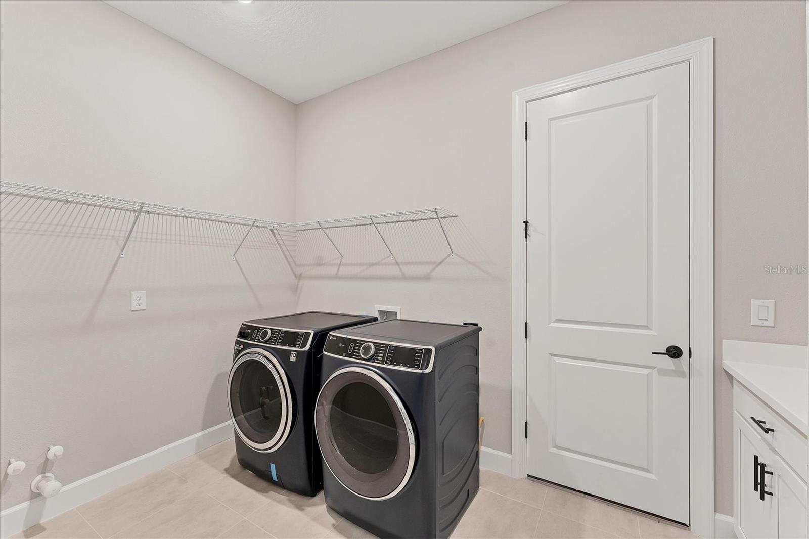 AZARIO ESPLANADE PH VI - Residential