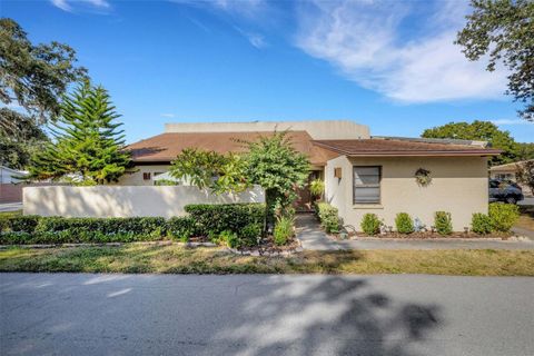 Photo of 1880 N Crystal Lake Drive #26, Lakeland, FL 33801 (MLS # L4956835)