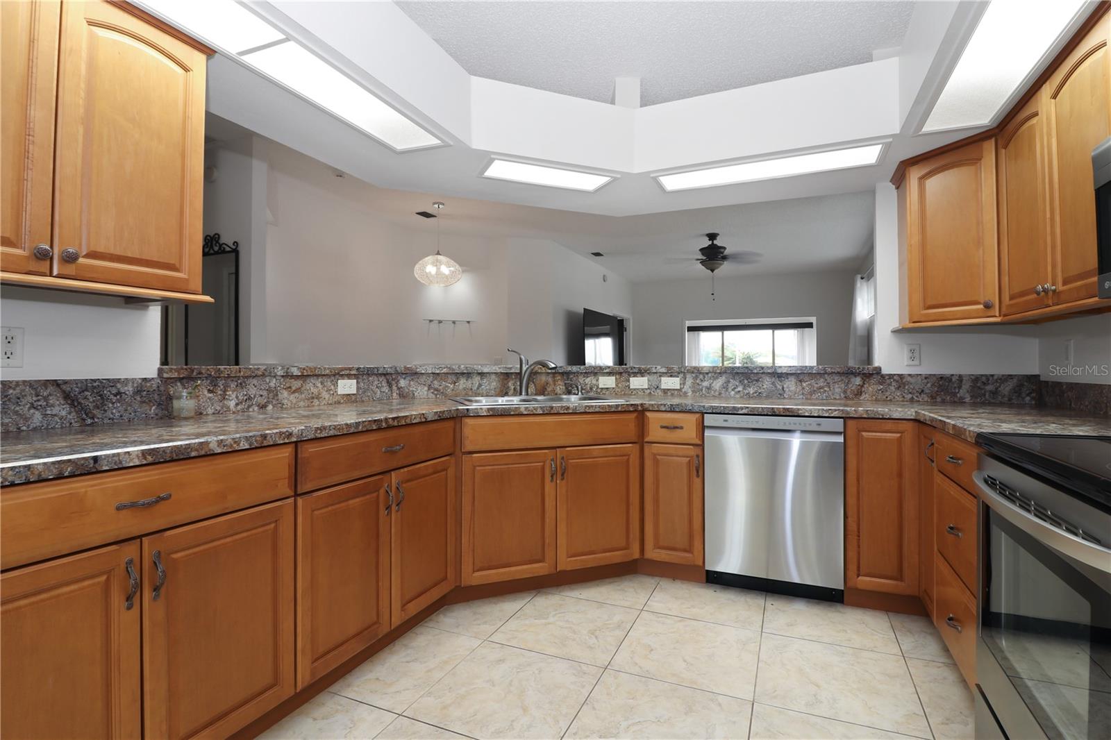 ROYAL HIGHLANDS PH IA SUB - Residential Lease