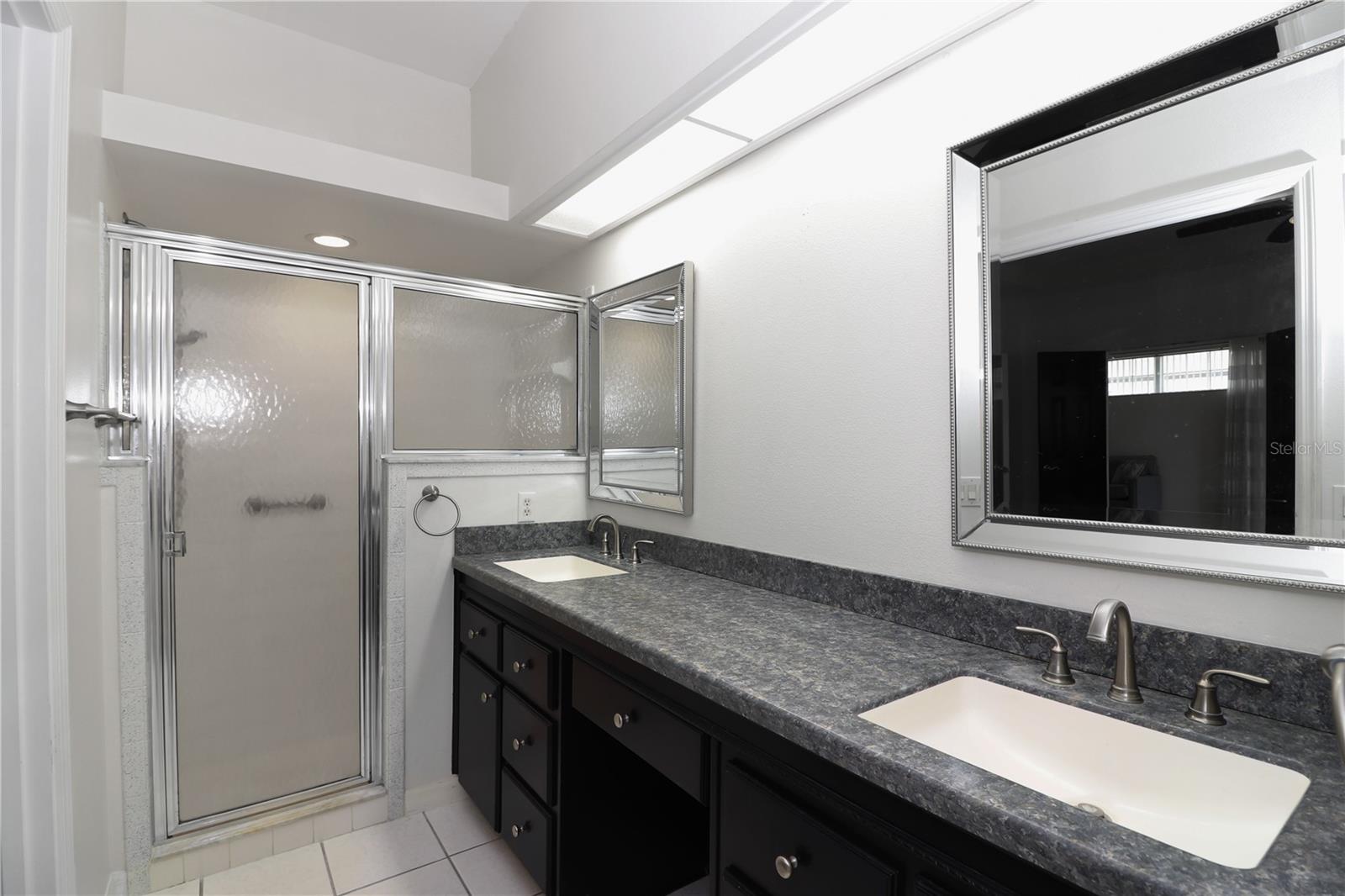 ROYAL HIGHLANDS PH IA SUB - Residential Lease