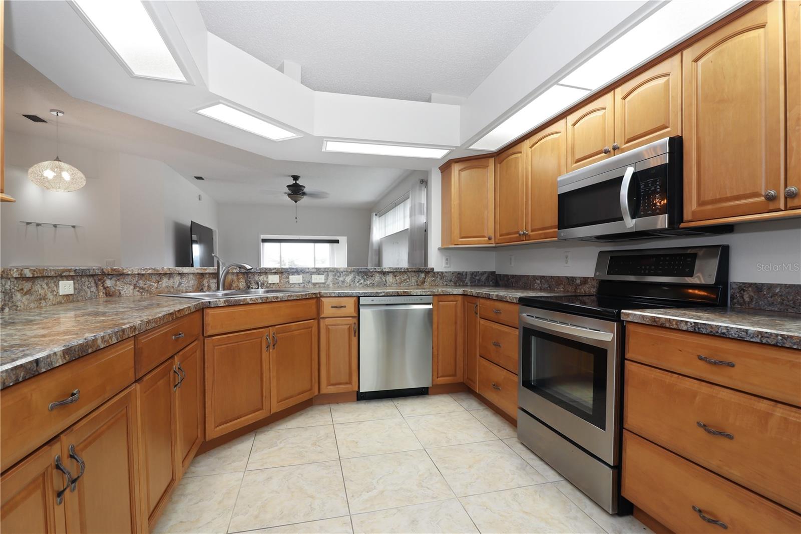 ROYAL HIGHLANDS PH IA SUB - Residential Lease