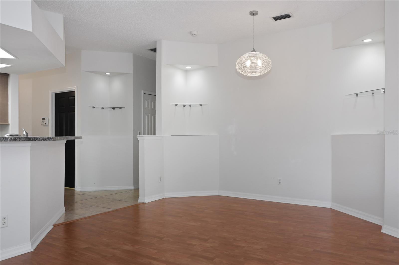 ROYAL HIGHLANDS PH IA SUB - Residential Lease