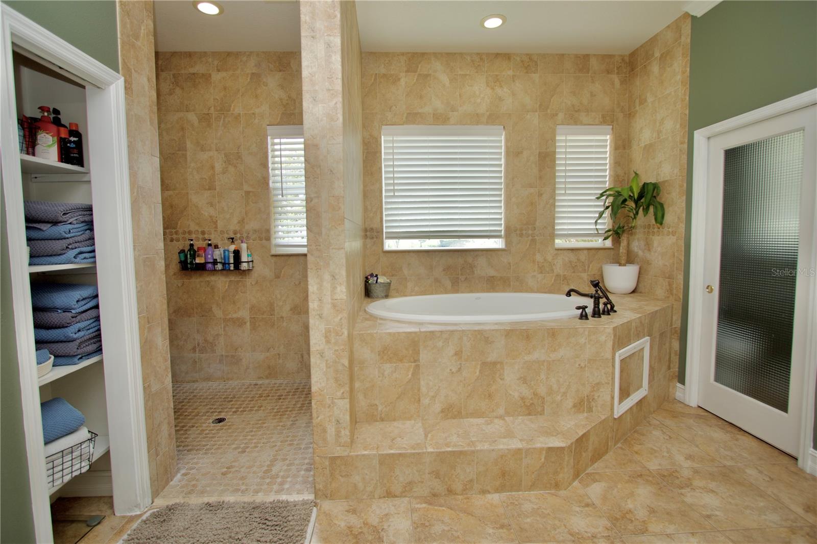 32112 Jack Russell Ct, Dade City, FL, 33525, USA, 3 Bedrooms Bedrooms, ,3 BathroomsBathrooms,Residential,Active,32112 Jack Russell Ct,W7887018