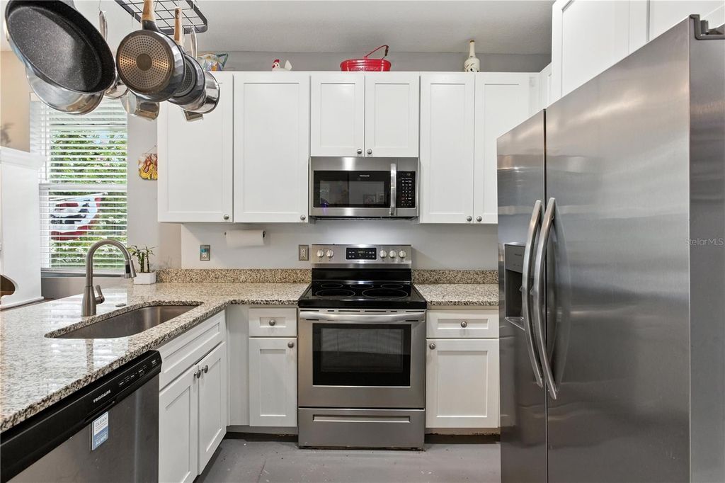 Photo of 807 Minnesota Avenue, Saint Cloud, FL 34769 (MLS # O6324168)