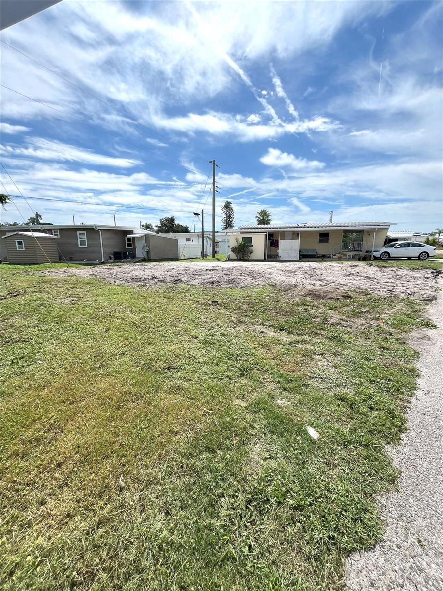 TRAILER ESTATES FIRST ADD - Land