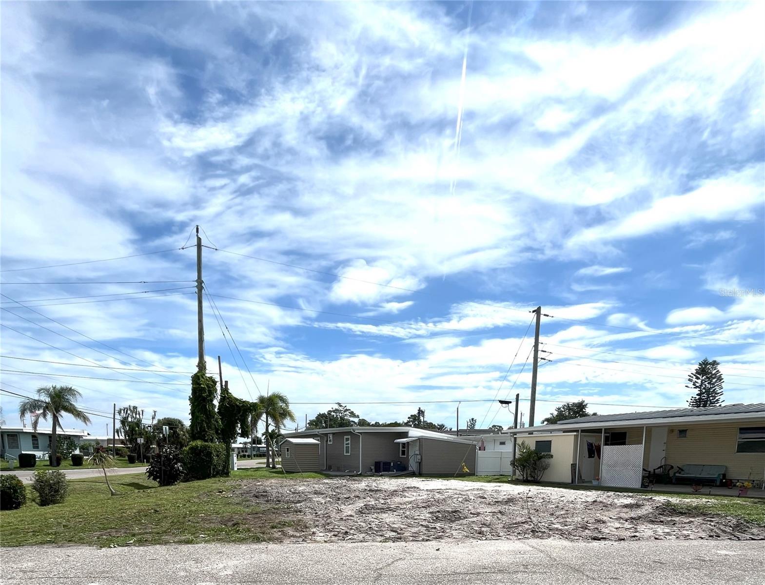 TRAILER ESTATES FIRST ADD - Land