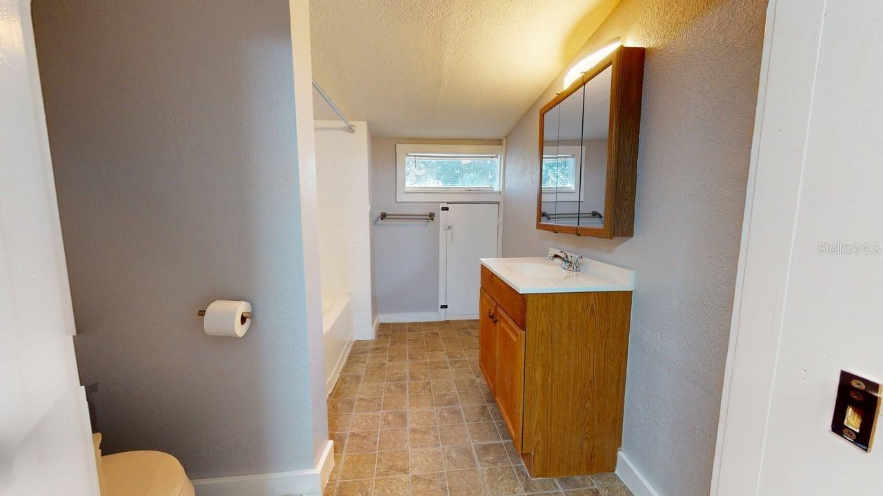 DELAND E 160 FT BLK 142 - Residential Lease