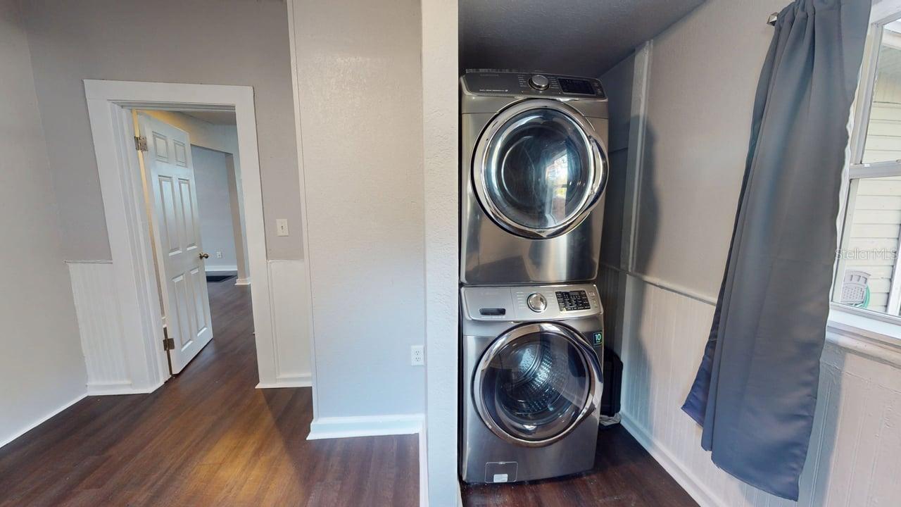 DELAND E 160 FT BLK 142 - Residential Lease