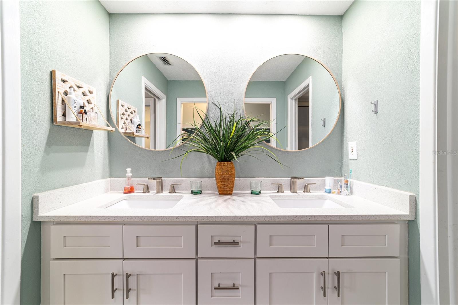 BAY VILLA CONDO - Residential