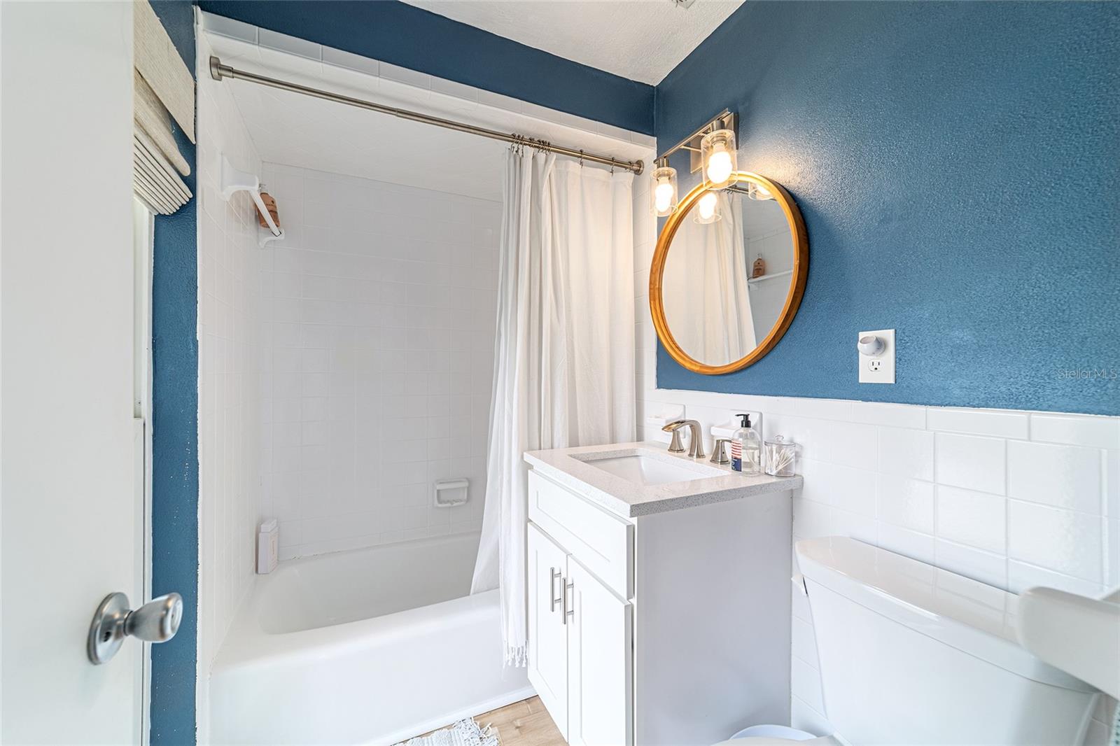 BAY VILLA CONDO - Residential