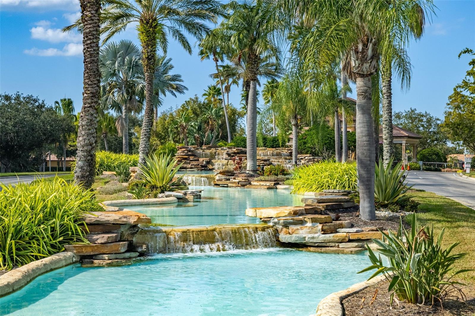 SOUTHSHORE FALLS PH 1 - Residential