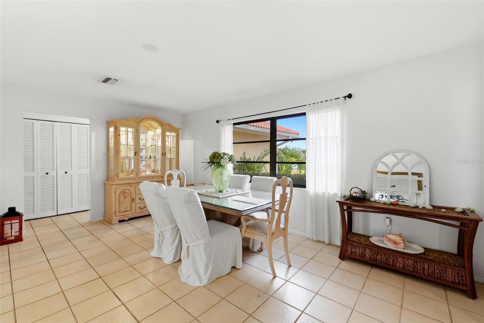 VENICE GARDENS - Residential