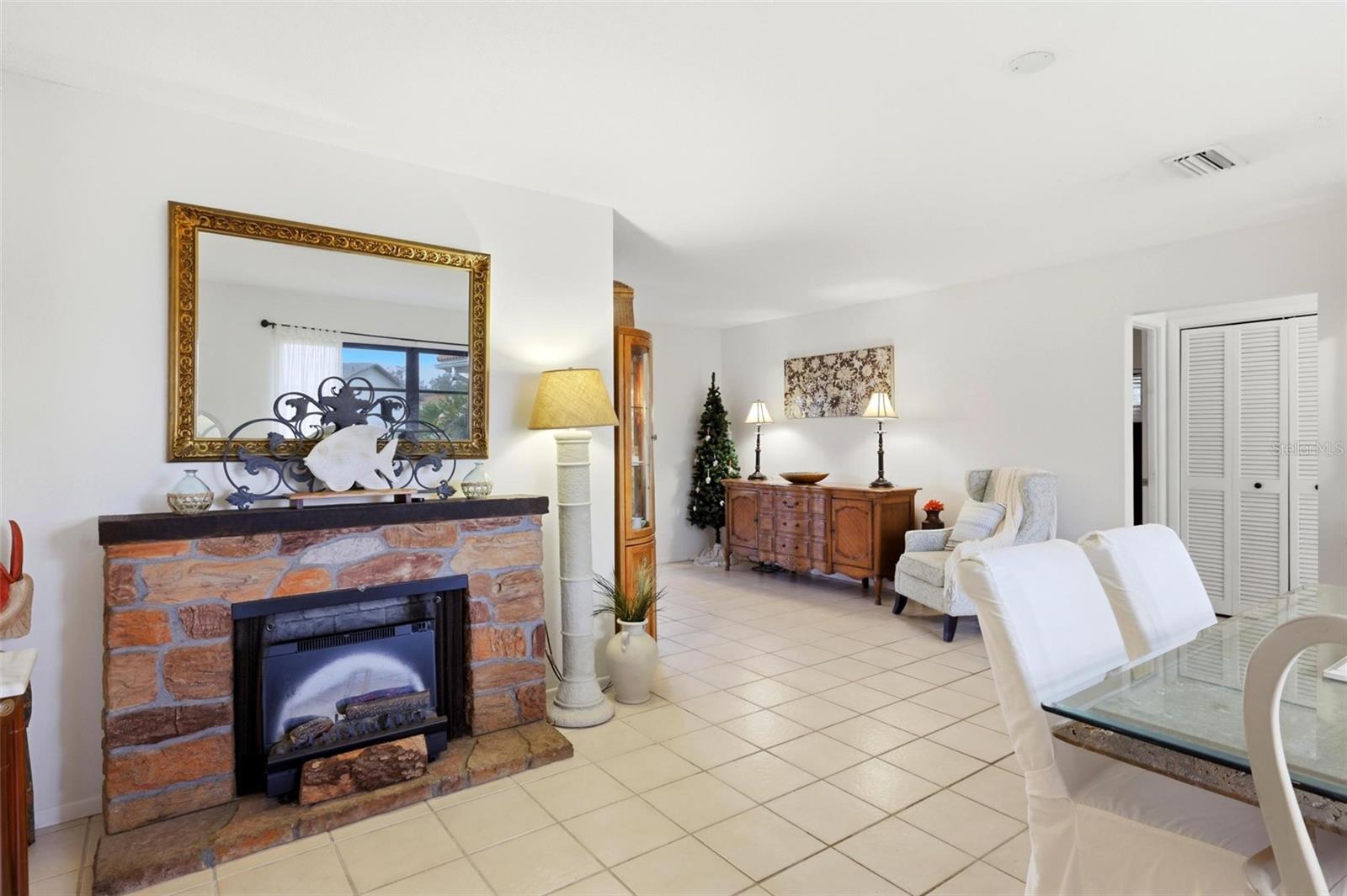 VENICE GARDENS - Residential