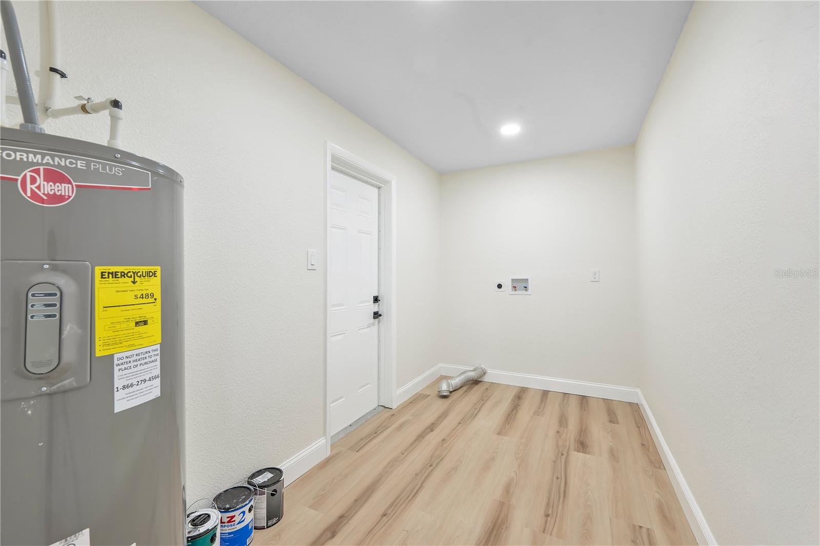 LAKE GIBSON POULTRY FARMS INC - Residential