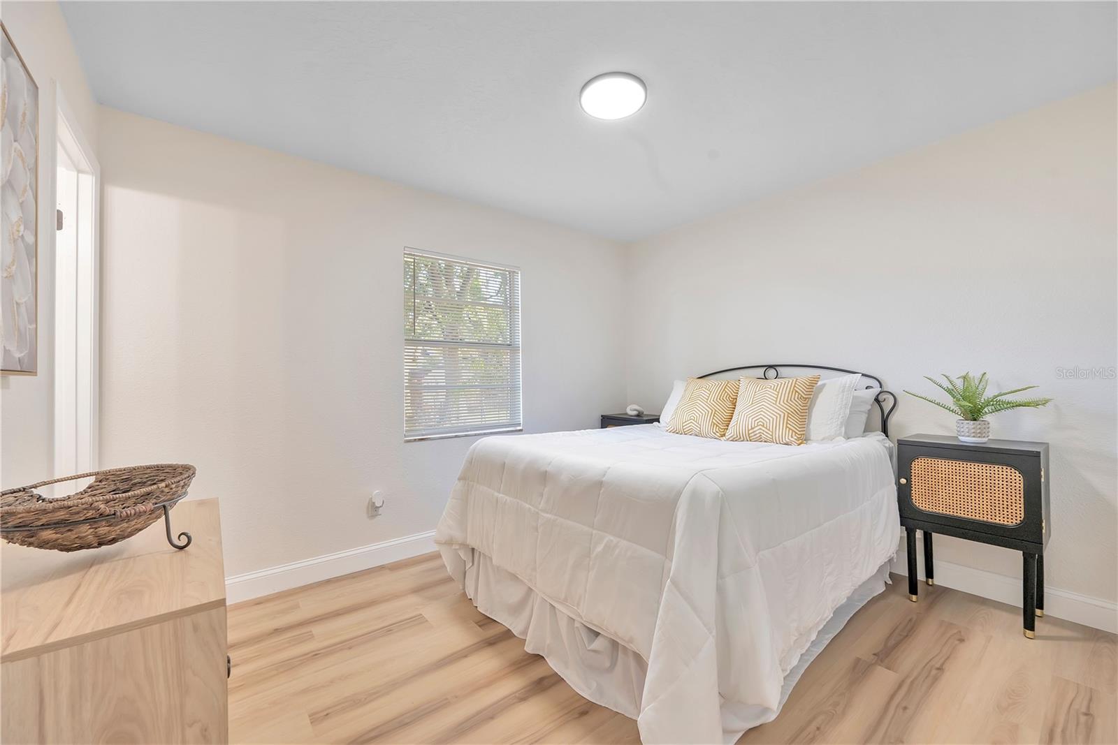 LAKE GIBSON POULTRY FARMS INC - Residential