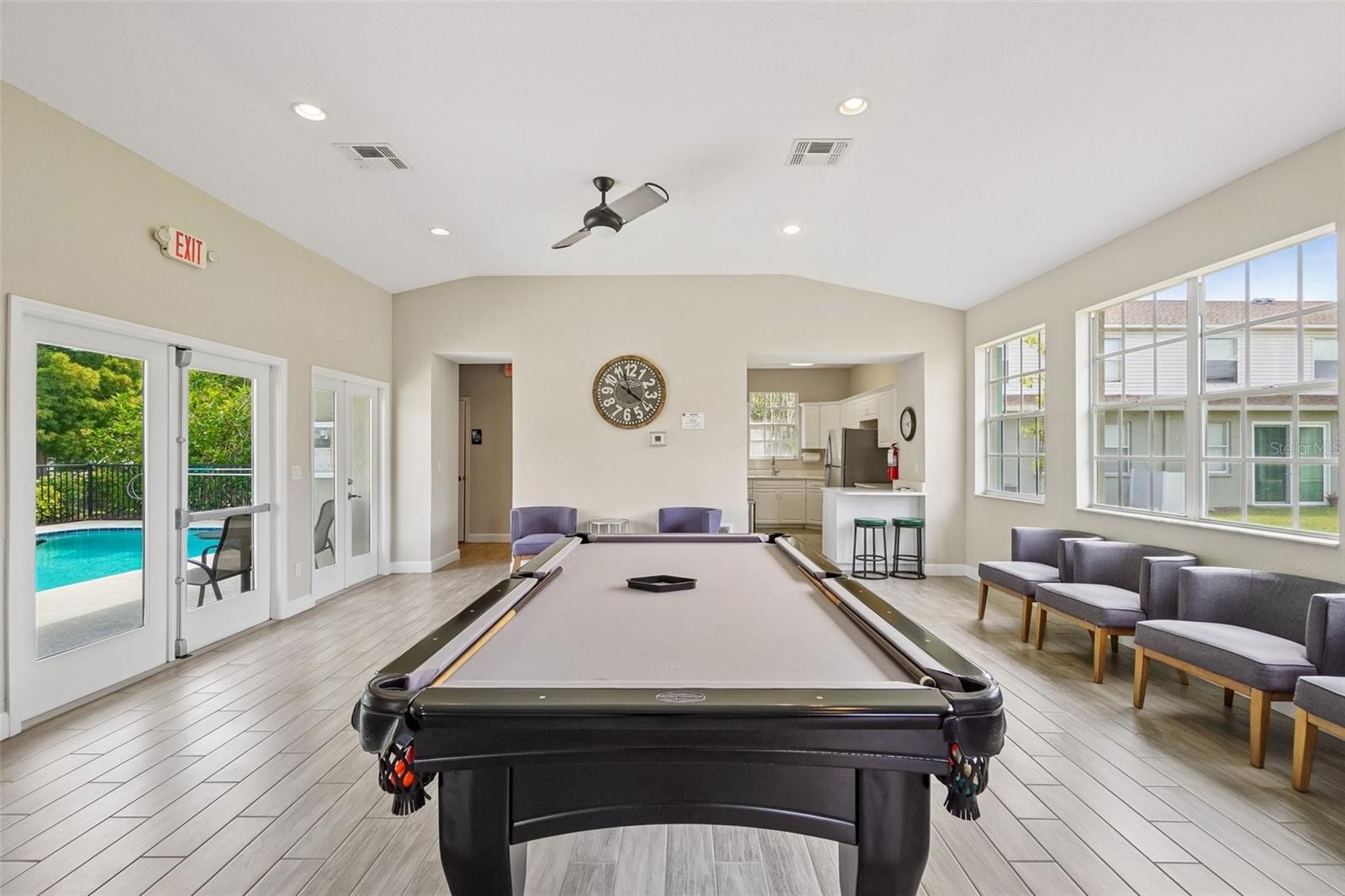 HERITAGE OAKS TWNHMS - Residential