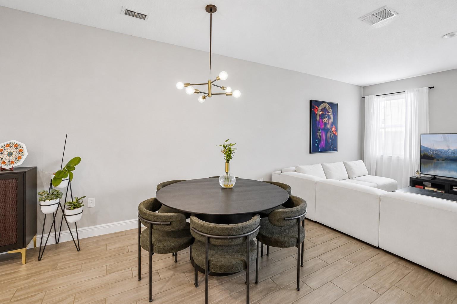 HERITAGE OAKS TWNHMS - Residential