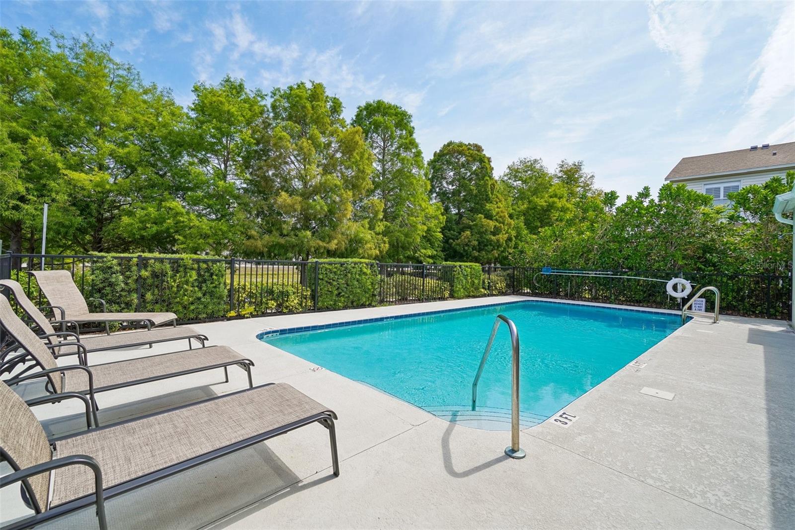 HERITAGE OAKS TWNHMS - Residential