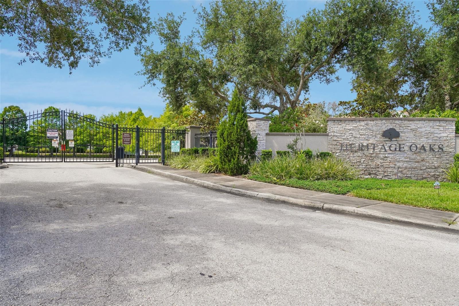 HERITAGE OAKS TWNHMS - Residential