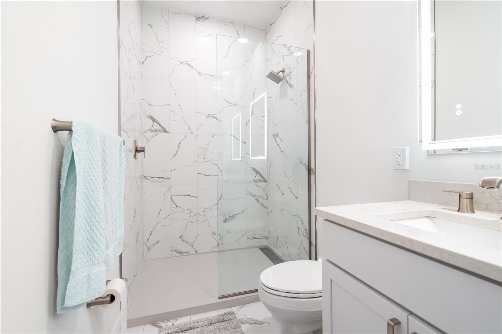 DOMUS URBANA CONDO - Residential