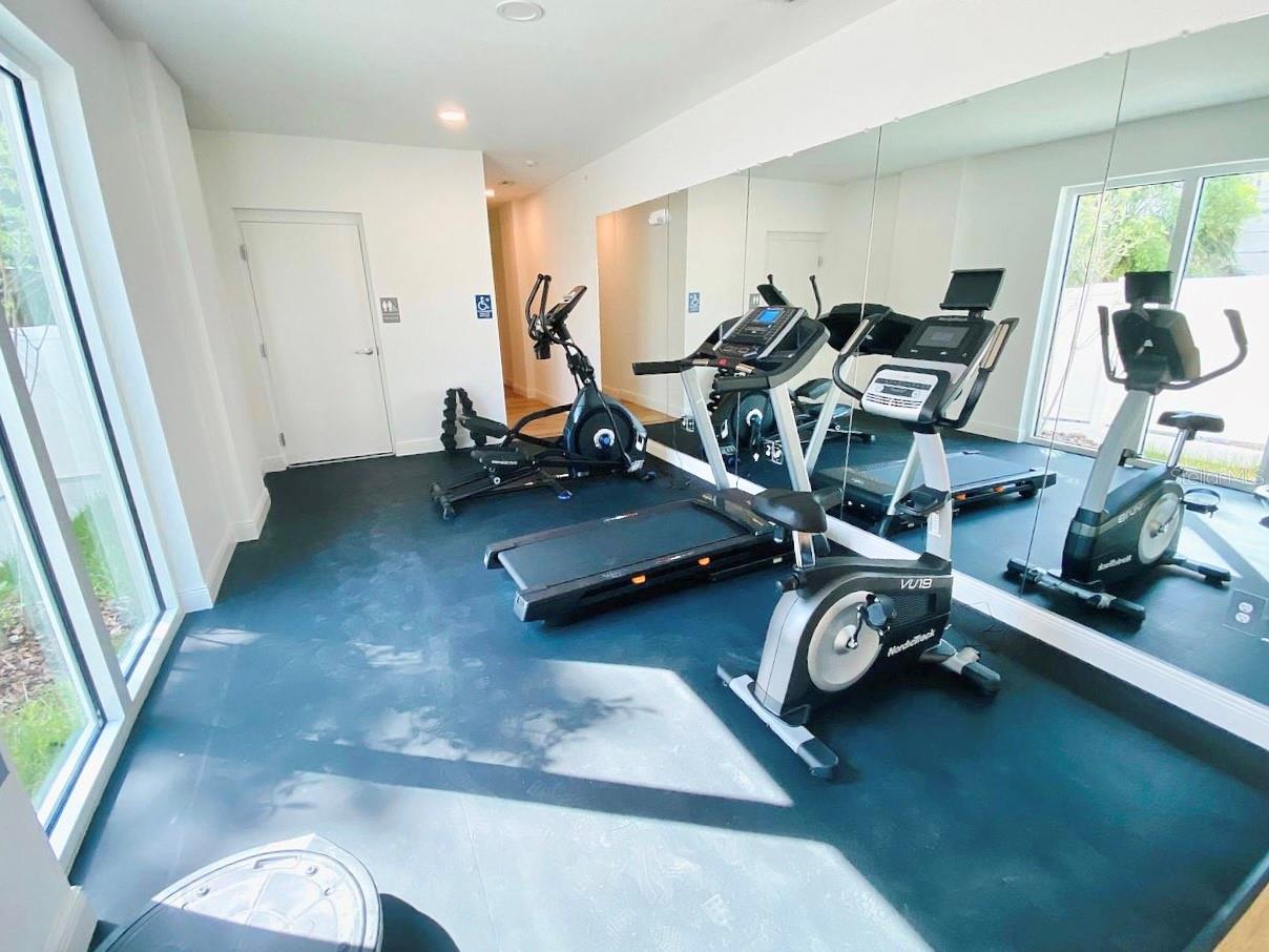 DOMUS URBANA CONDO - Residential