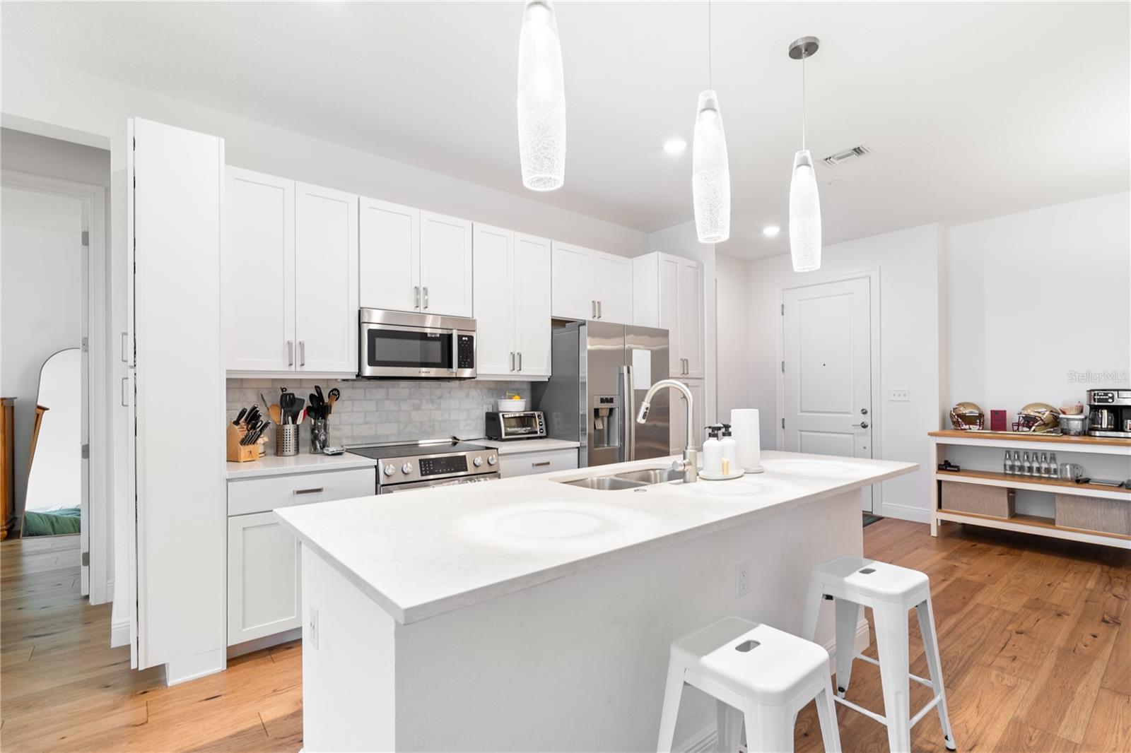 DOMUS URBANA CONDO - Residential