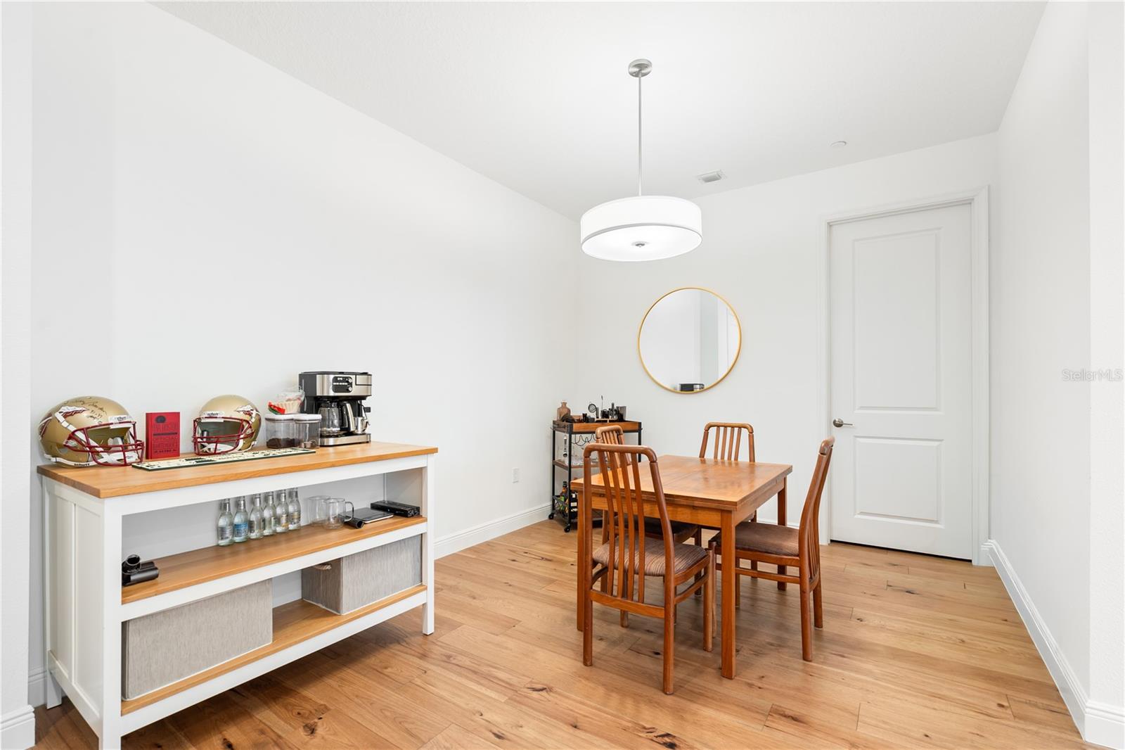 DOMUS URBANA CONDO - Residential