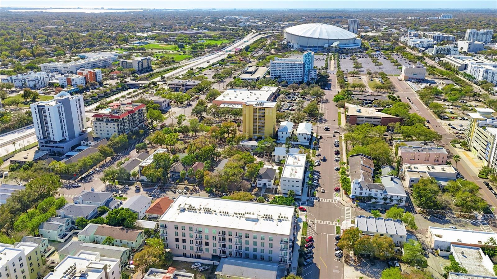 DOMUS URBANA CONDO - Residential