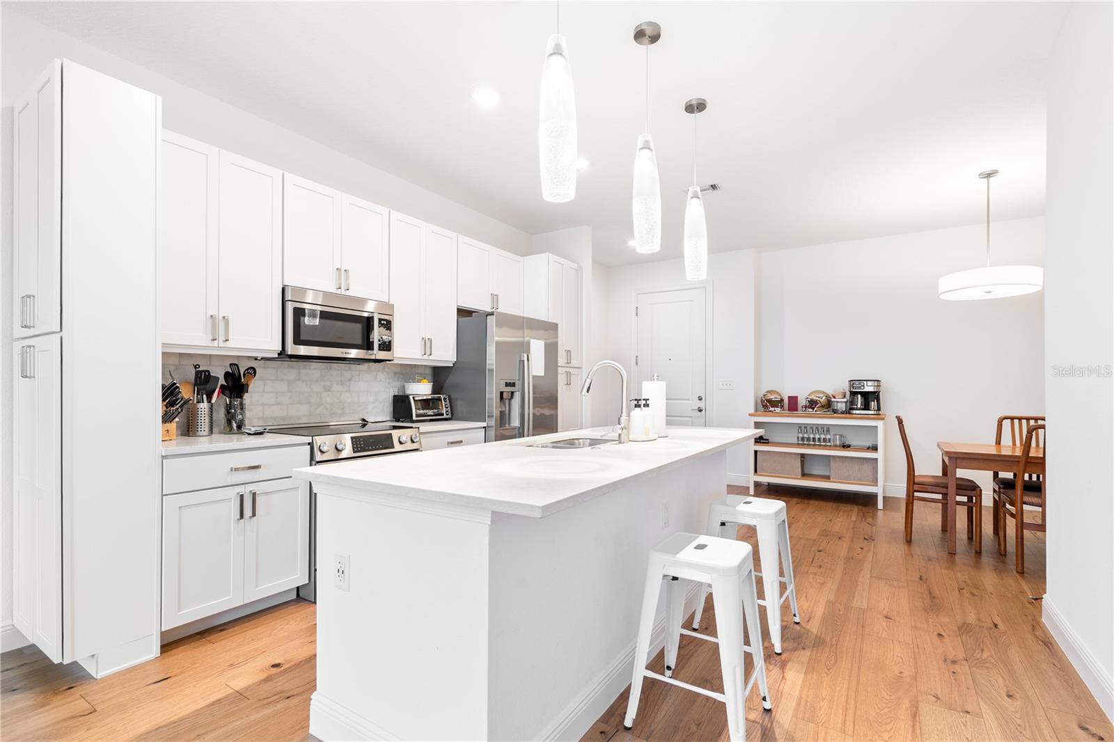 DOMUS URBANA CONDO - Residential