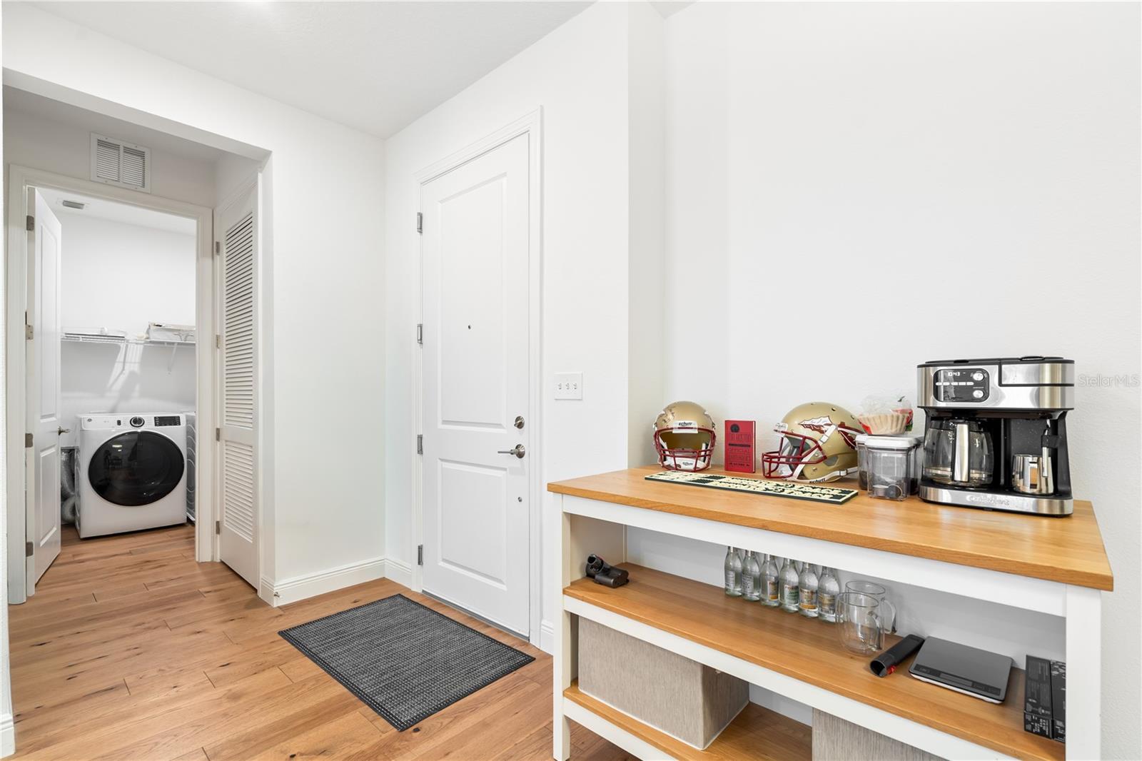 DOMUS URBANA CONDO - Residential