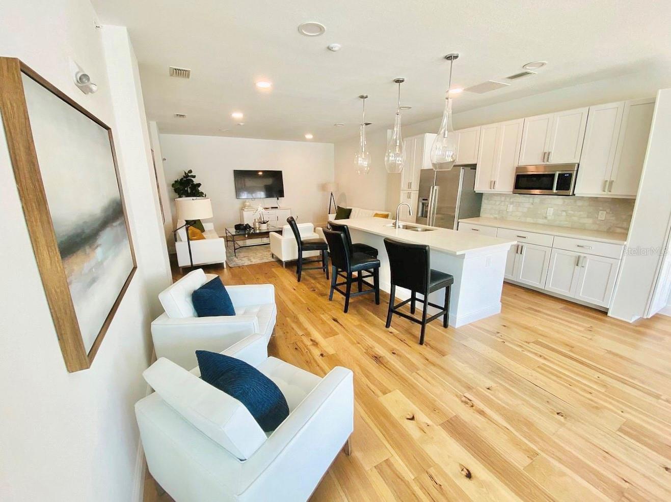 DOMUS URBANA CONDO - Residential