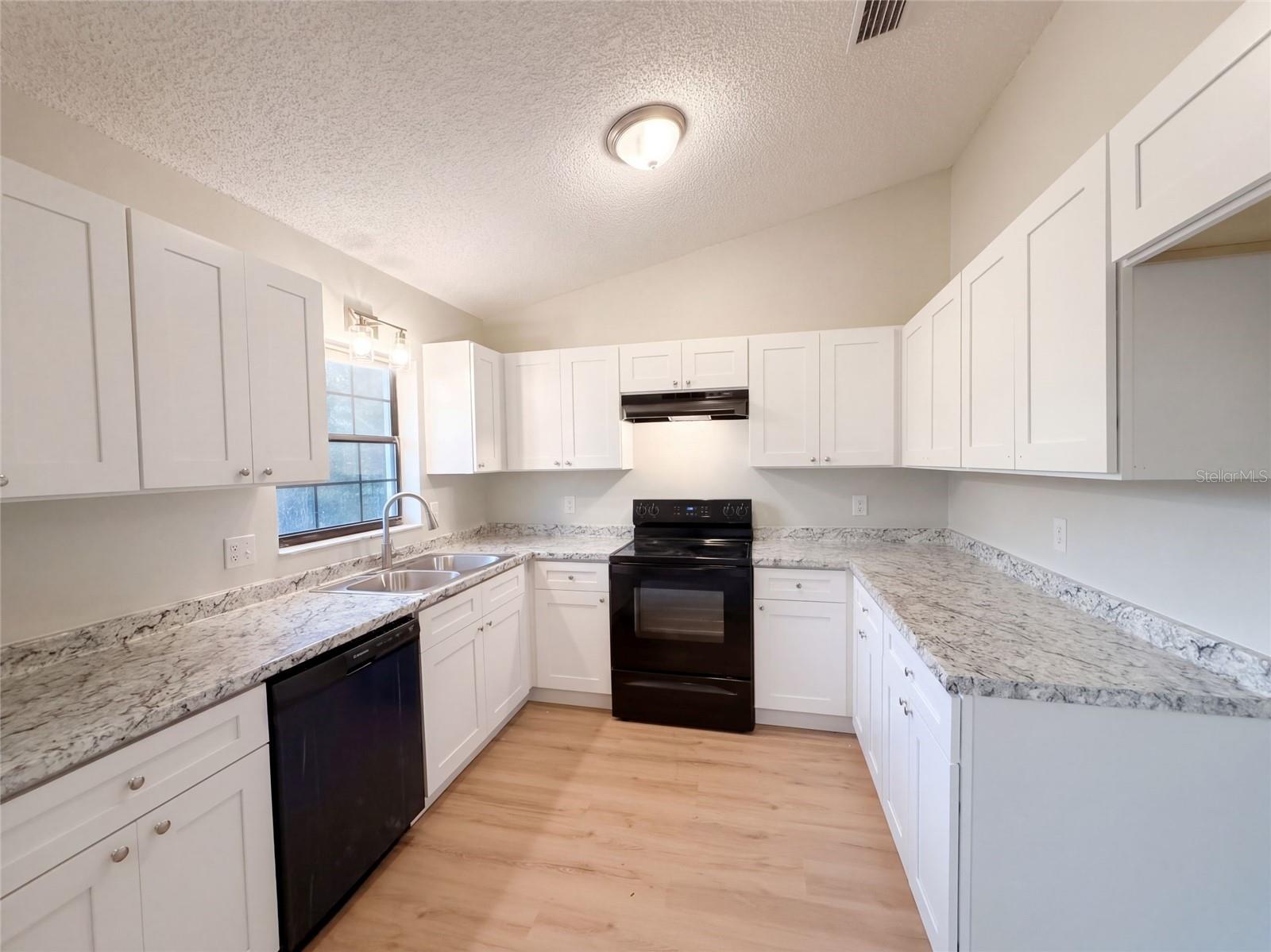 3 EMERALD TRAIL PLACE