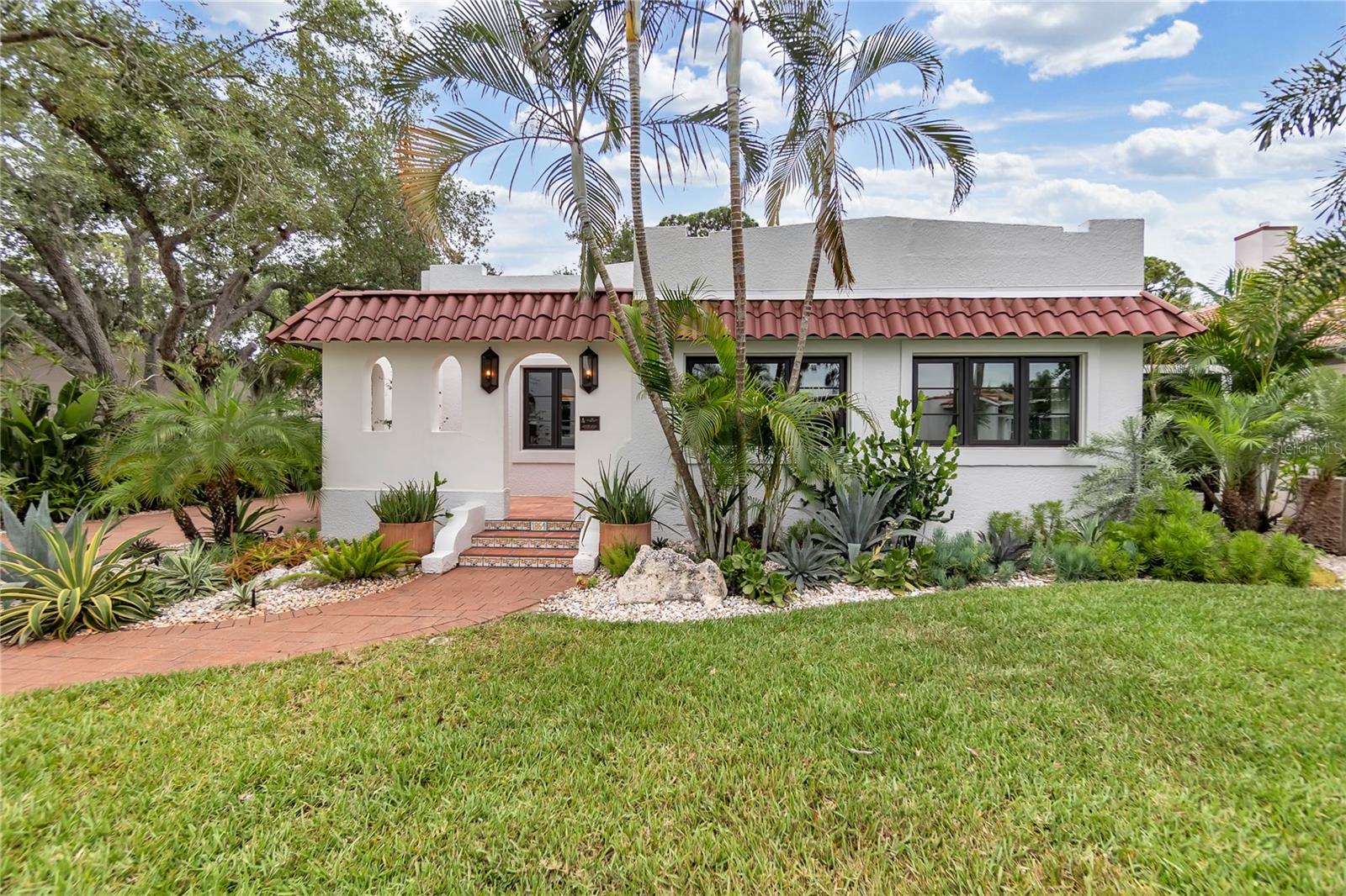 1864 CLEMATIS ST STREET