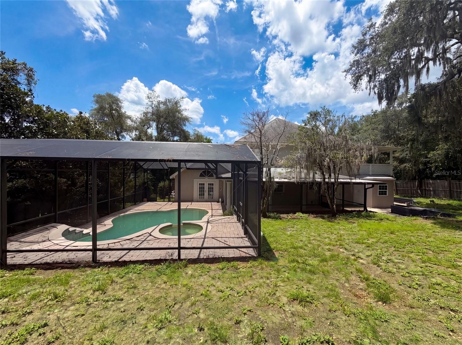300 SPRUCEWOOD ROAD