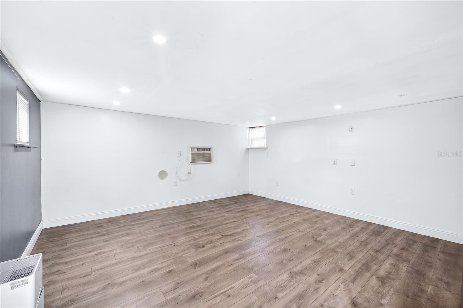 AVONDALE - Residential