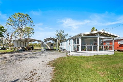 A home in LAKE WALES