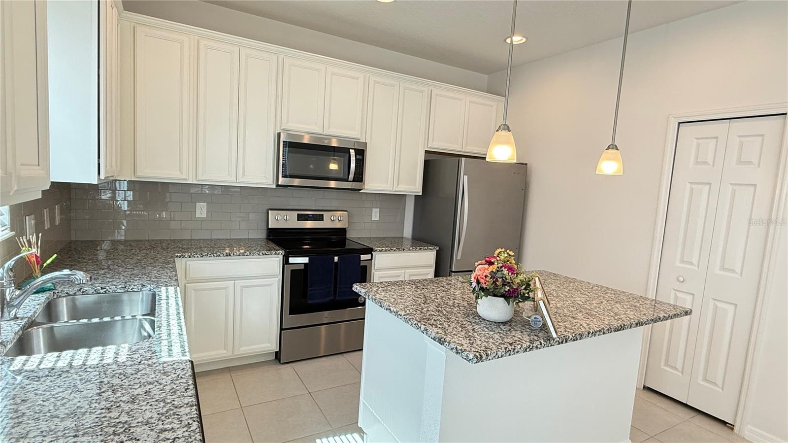 SAWGRASS LNDGS - Residential