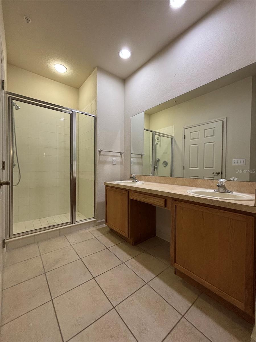 FLORA RIDGE CONDO PH 8 BLDG 11 - Residential Lease