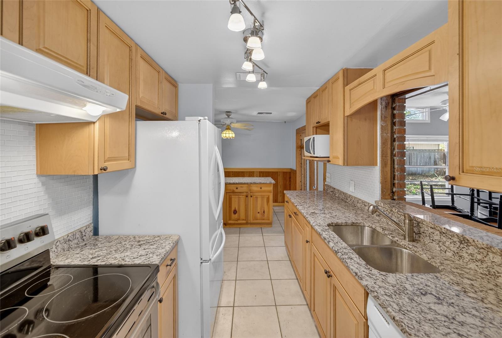 WALKERS ADD TO ALTAMONTE SPGS 2 - Residential